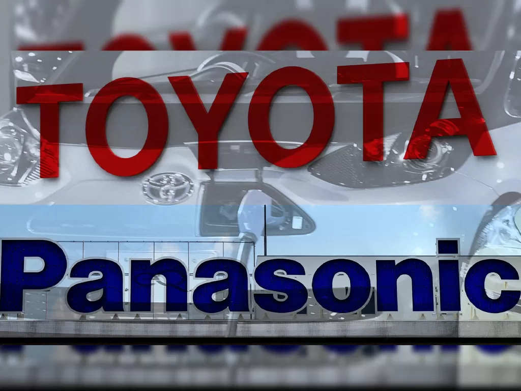 Logo Toyota dan Panasonic. (Dok. Nikkei Asian Review)