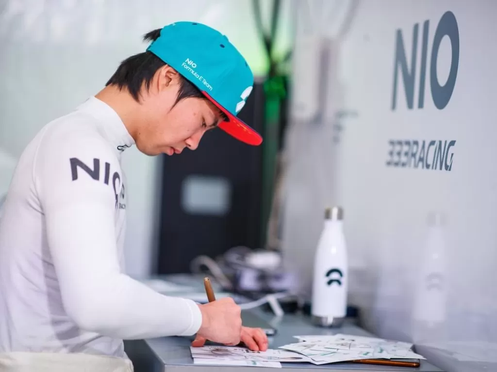 Ma Qing Hua, Pembalap Formula E asal Tiongkok. (Instagram/@nio33formulae)
