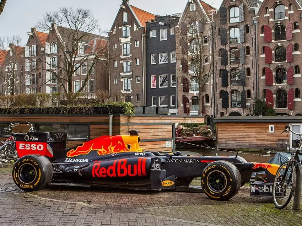 Tampilan Mobil Balap Milik Red Bull. (Instagram/@redbullracing)