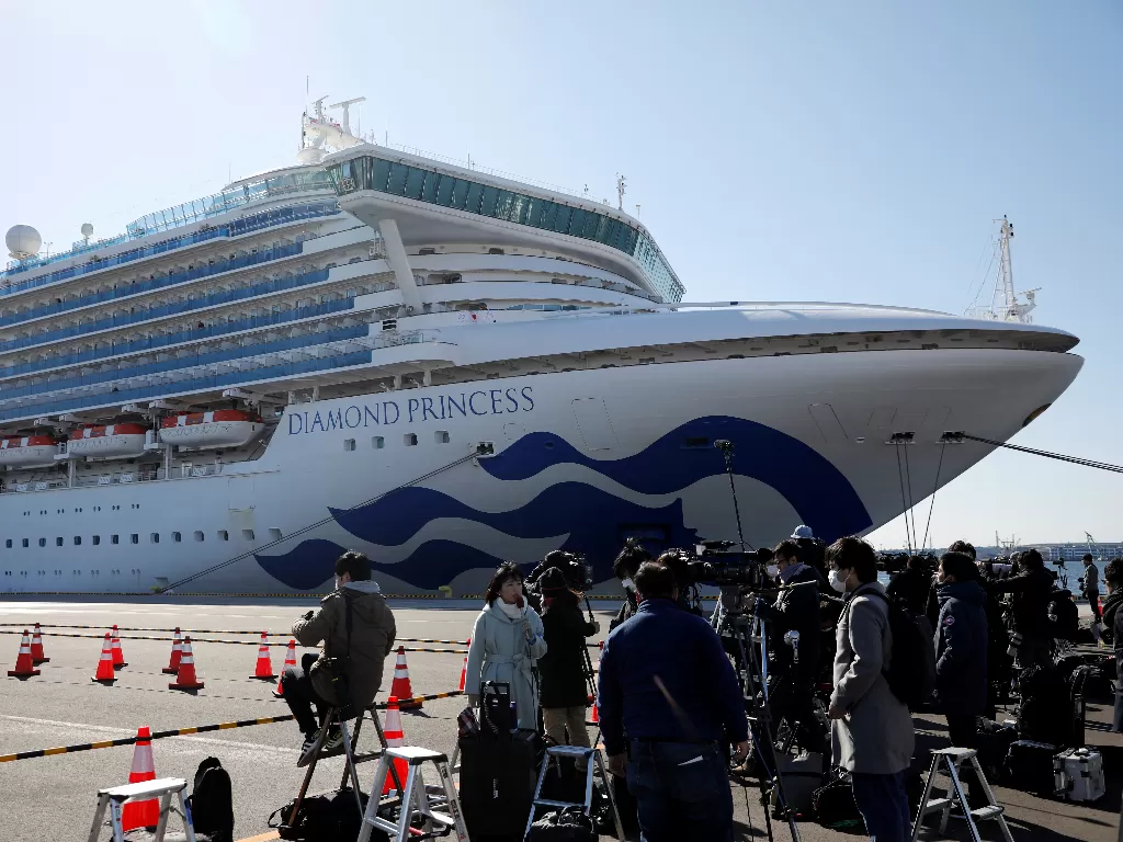 Sebanyak 78 WNI berada di dalam kapal pesiar Diamond Princess di perairan Yokohama, Jepang yang dikarantina karena virus korona (REUTERS/Issei Kato)