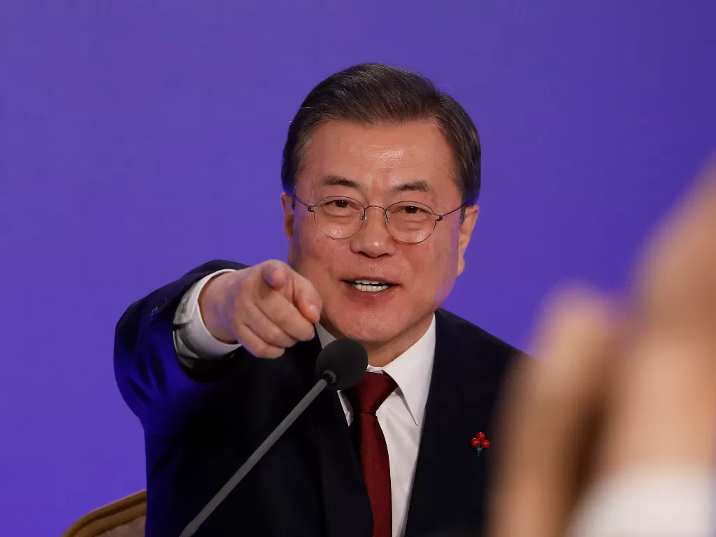 Presiden Korea Selatan Moon Jae-in berbicara selama konferensi pers Tahun Baru di Gedung Biru kepresidenan di Seoul. (photo/Reuters/Kim Hong-Ji)