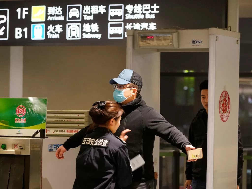 Ilustrasi warga Tiongkok yang kembali ke Shanghai (REUTERS/Aly Song)