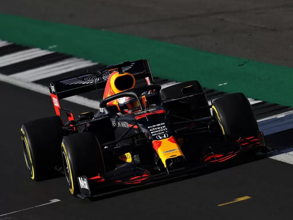 Max Verstappen yang Sedang Menjajal Mobil Balap Terbaru Milik Red Bull, RB16. (Instagram/@redbullracing)