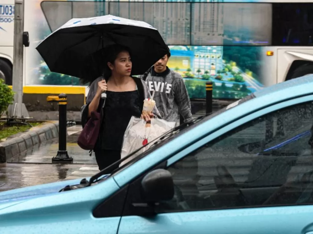 BMKG memprediksi cuaca pada hari ini Jumat (4/2/2020) bakal turun hujan (Ilustrasi/ANTARA FOTO/Muhammad Adimaja).