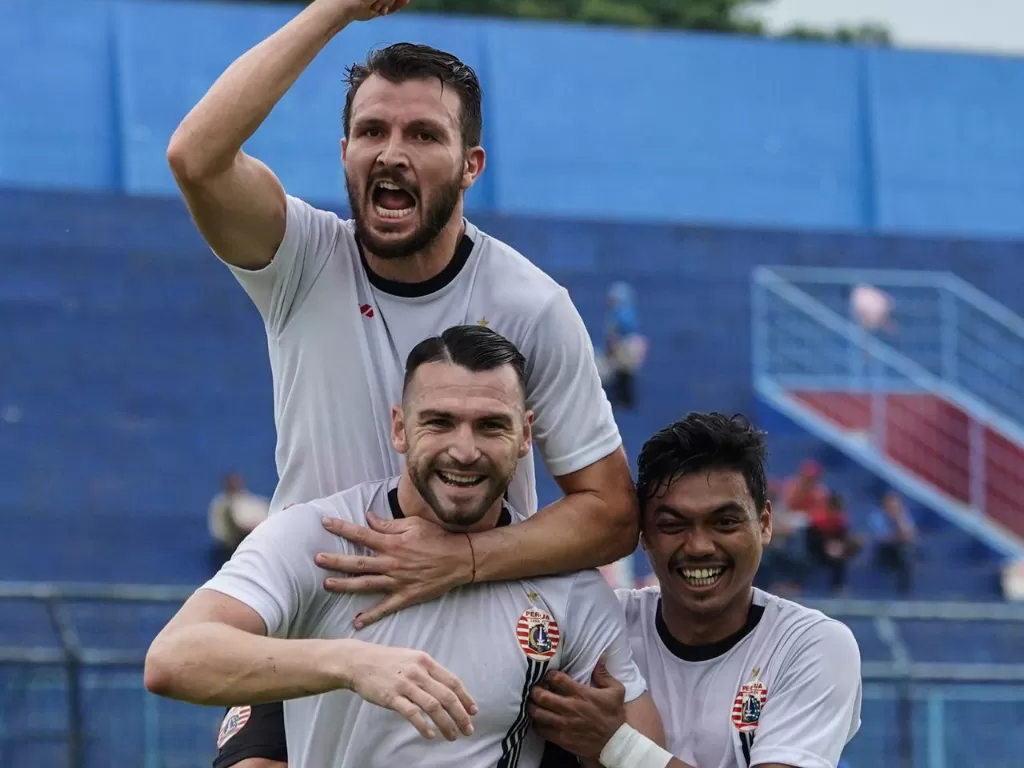 Para pemain Persija Jakarta merayakan gol ke gawang Sabah FA pada laga kedua Piala Gubernur Jatim 2020, Kamis (13/2/2020). (Dok. Persija Jakarta)