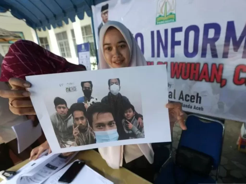 Dengan datangnya mahasiswa Aceh yang kembali ke Tanah Rencong usai menjalani observasi di Natuna, Kepulauan Riau, Pemerintah Aceh mengimbau warga tidak perlu khawatir, apalagi resah, karena mereka dinyatakan terbebas dari dugaan terinfeksi virus corona.  