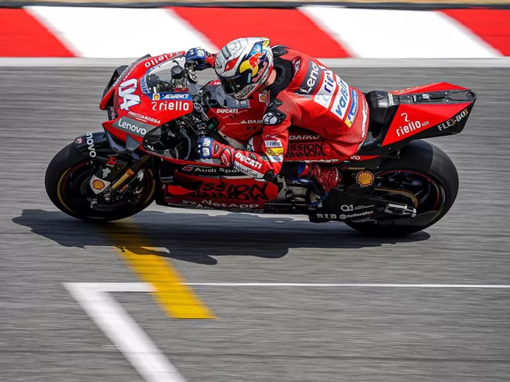 Andrea Dovizioso yang Menjajal Motor Balap Milik Ducati. (Instagram/@andreadovizioso)