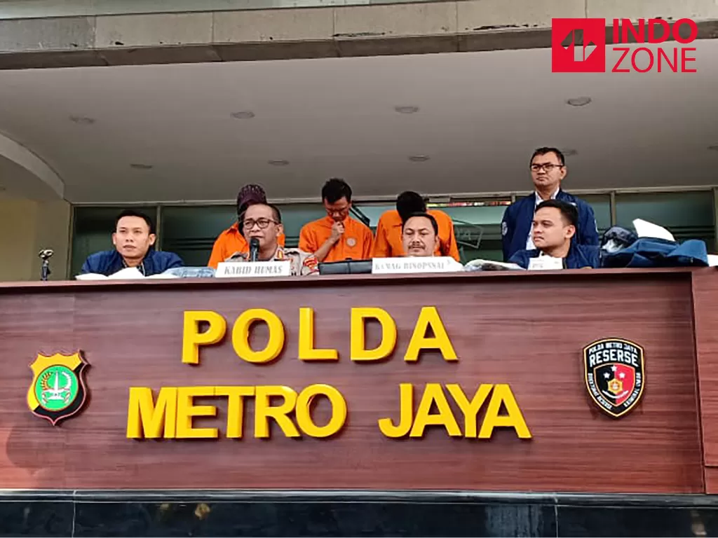 Polda Metro Jaya merilis kasus sindikat pencurian tas yang sempat viral di media sosial. (INDOZONE/Samsudhuha Wildansyah)