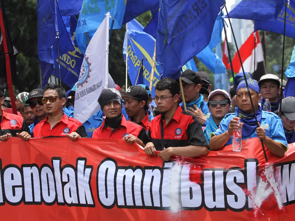 Ilustrasi unjuk rasa menolak RUU Omnibus Law. (ANTARA FOTO/Asprilla Dwi Adha)