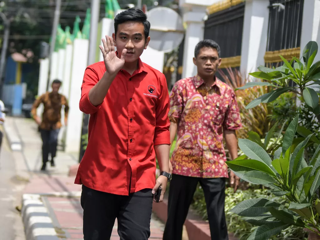 Bakal Calon Wali Kota Solo, Gibran Rakabuming Raka, saat mengunjungi Kantor DPP PDIP, Menteng, Jakarta, Senin (10/2/2020). (ANTARA FOTO/Galih Pradipta) 