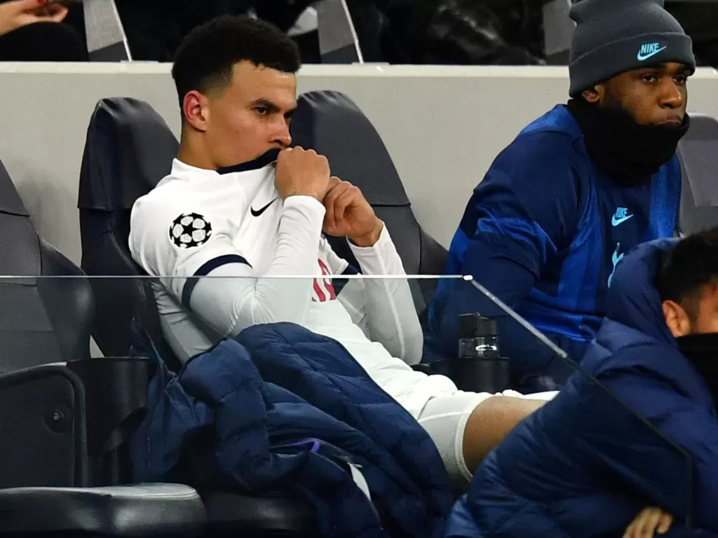 Gelandang Tottenham Hotspur, Dele Alli menunjukkan ekspresi kesal. (REUTERS/Dylan Martinez)