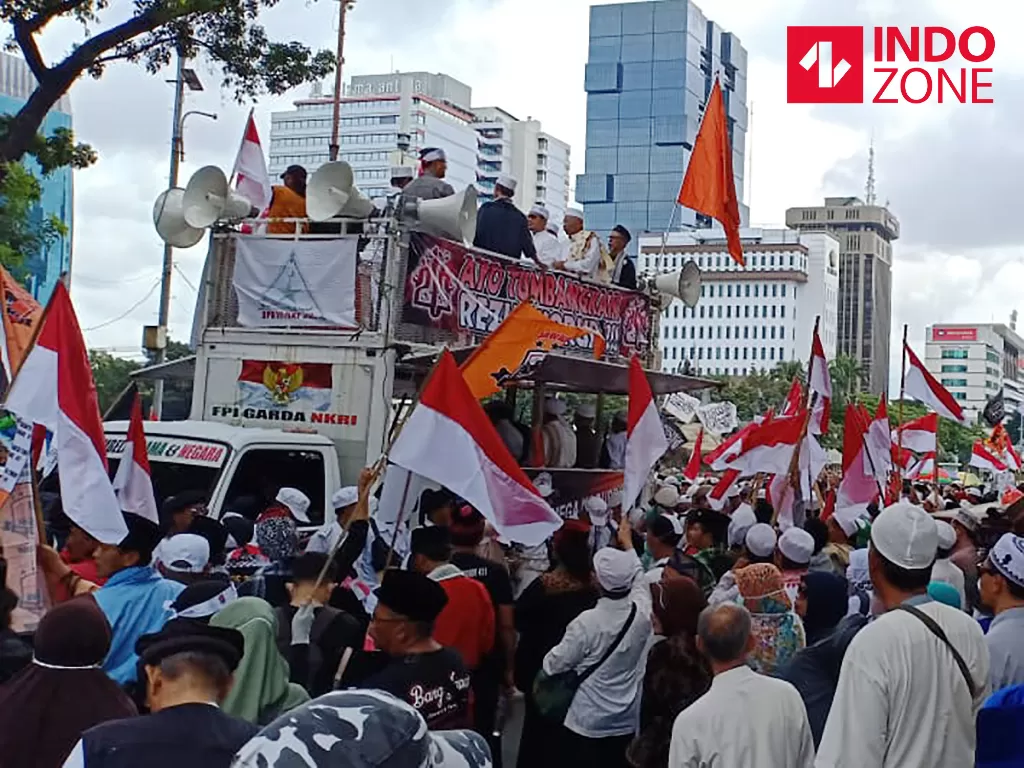 Demo PA 212 di depan Patung Kuda, Jakarta Pusat, Jumat (21/2/2020) (INDOZONE/Wildan)