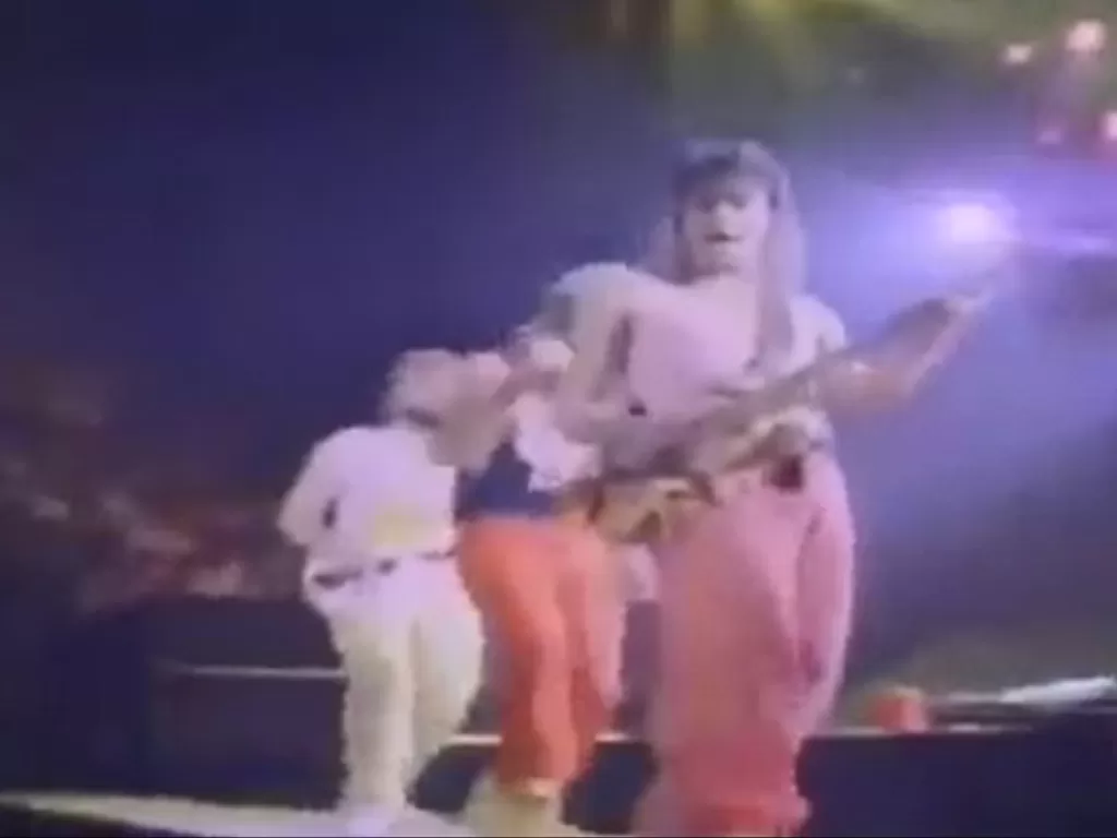 Grup Musik Tahun 1986 Van Halen ikut main TikTok. (photo/Facebook/Yoyok Wahyudi)