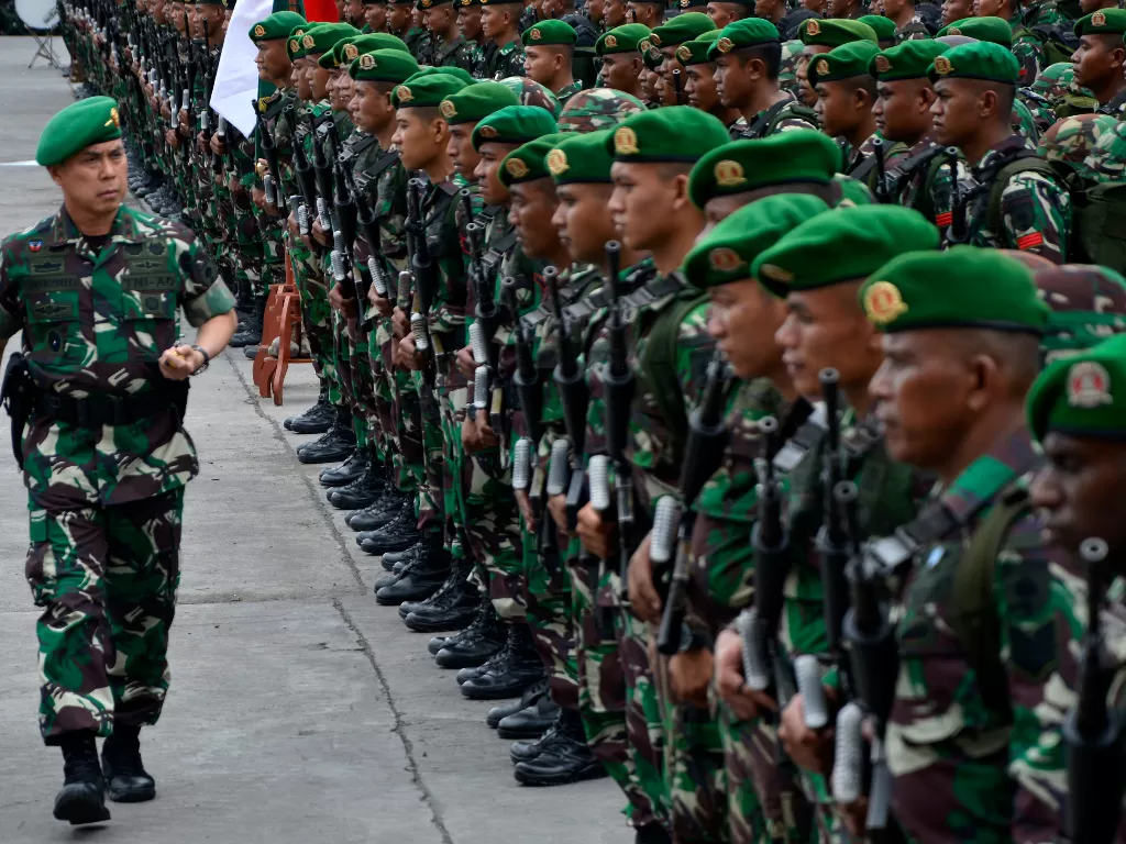 Barisan prajurit TNI. (ANTARA FOTO/Abriawan Abhe)