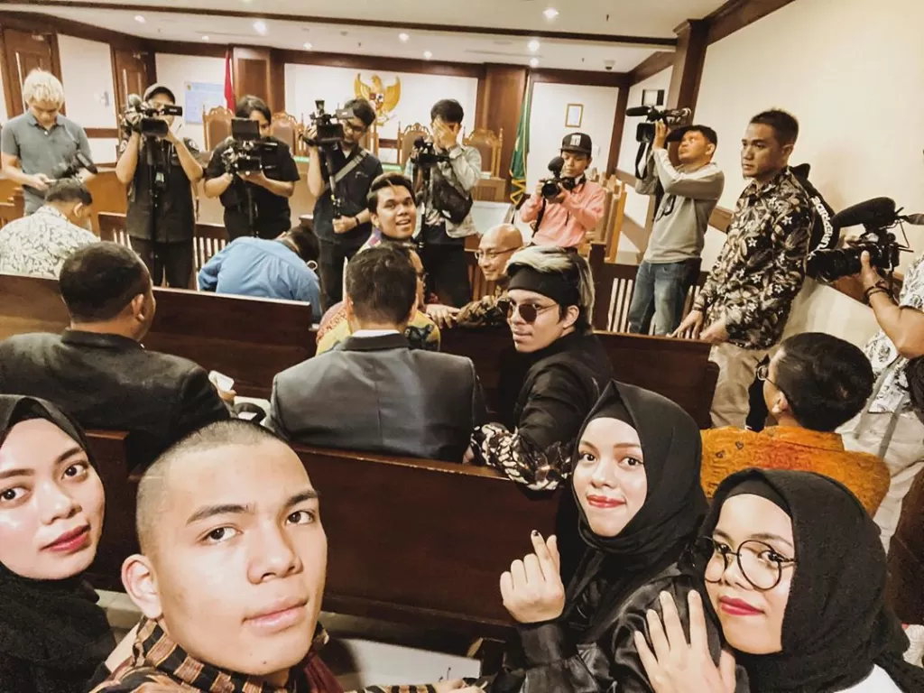 Sidang perdana Gen Halilintar terkait kasus  Perlindungan Hak Kekayaan Intelektual. (Instagram/@genhalilintar)