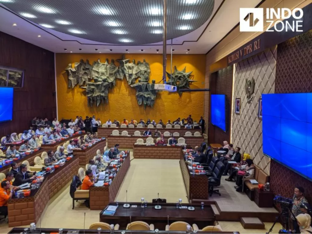 Suasana rapat kerja Komisi V Dewan Perwakilan Rakyat (DPR) dengan beberapa pihak terkait soal penanganan bencana banjir di Jabodetabek, Rabu (26/2/2020). (INDOZONE/Mula Akmal)