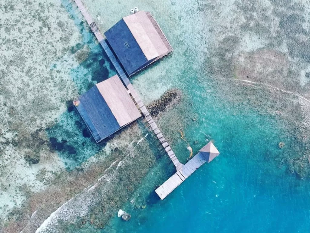 Keindahan Pulau Sebaru, pulau yang akan dijadikan observasi WNI yang terpapar virus corona atau virus COVID-19. (Instagram/@samuelbudiarto)