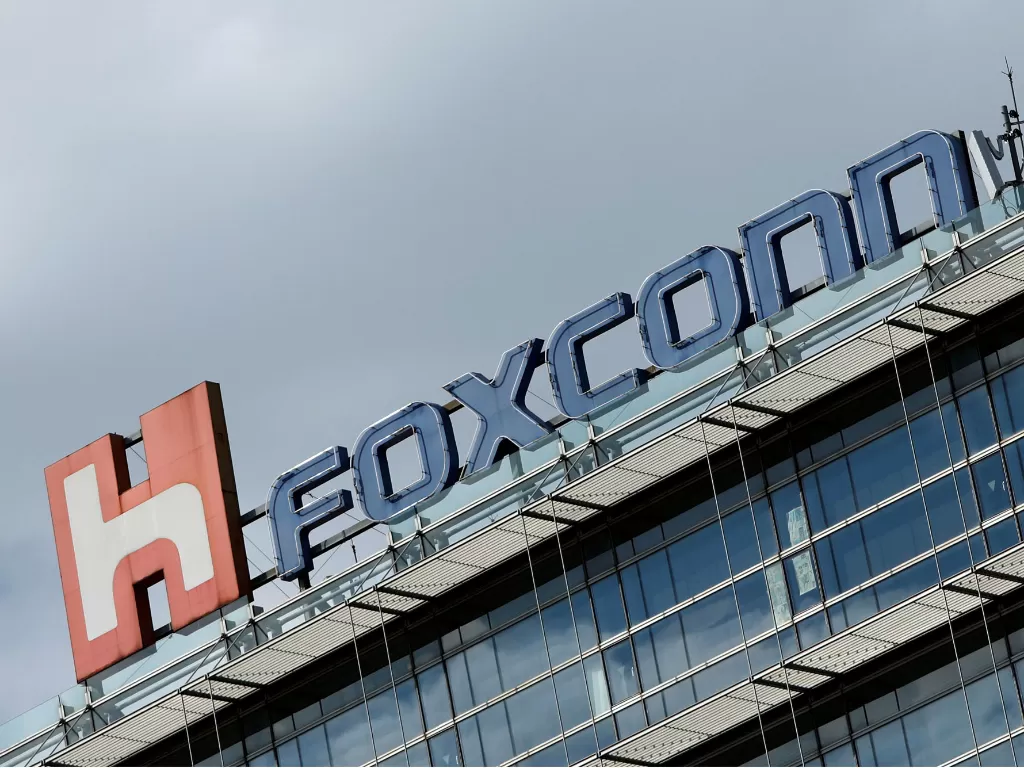 Logo pabrik Foxconn yang ada di Taipei, Taiwan (photo/REUTERS/Tyrone Siu)