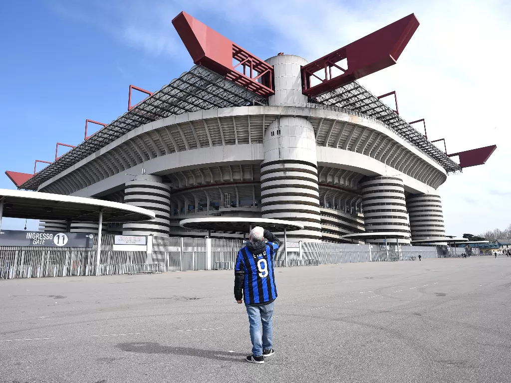 Potret Stadium San Siro di Italia. (REUTERS/Daniele Mascolo)