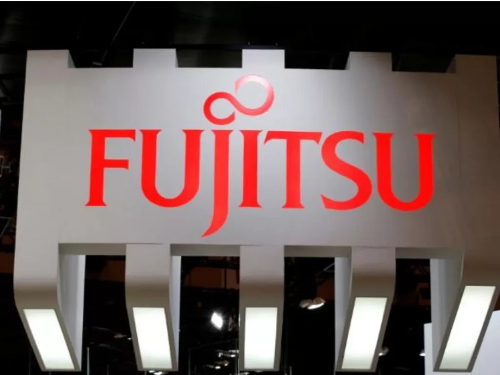Fujitsu logo. (REUTERS/Toru Hanai)
