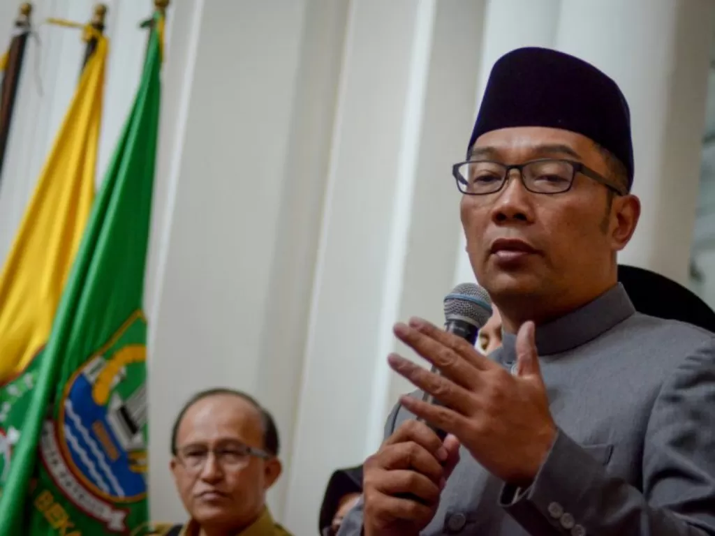 Gubernur Jawa Barat Ridwan Kamil menunjuk Daud Achmad sebagai Pelaksana Harian (Plh) Sekda Jabar. (ANTARA FOTO/Raisan Al Farisi)