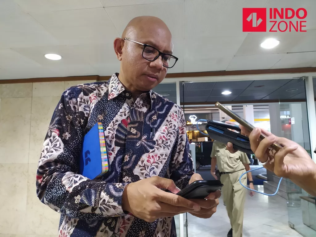 Direktur Utama PT Mass Rapid Transit (MRT) Jakarta, William P. Sabandar memberikan keterangan terkait rencana pemeriksaan suhu tubuh bagi penumpang MRT ketika ditemui di Balai Kota Jakarta (INDOZONE/Murti Ali Lingga)