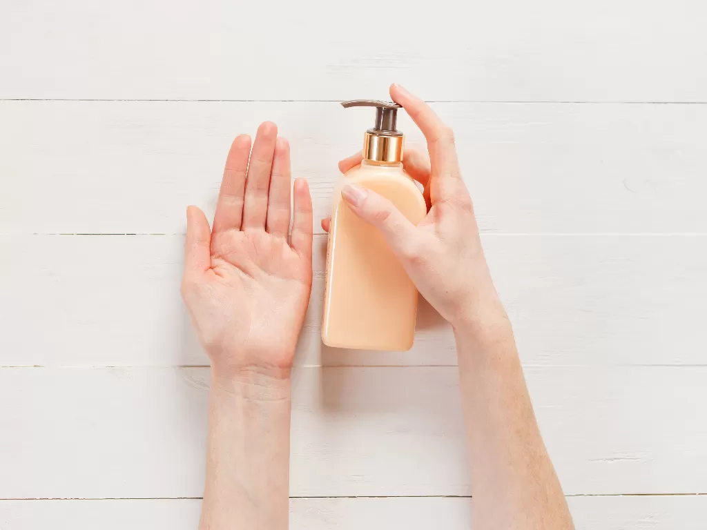Ilustrasi hand sanitizer. (Envatoelements/Vladdeep)