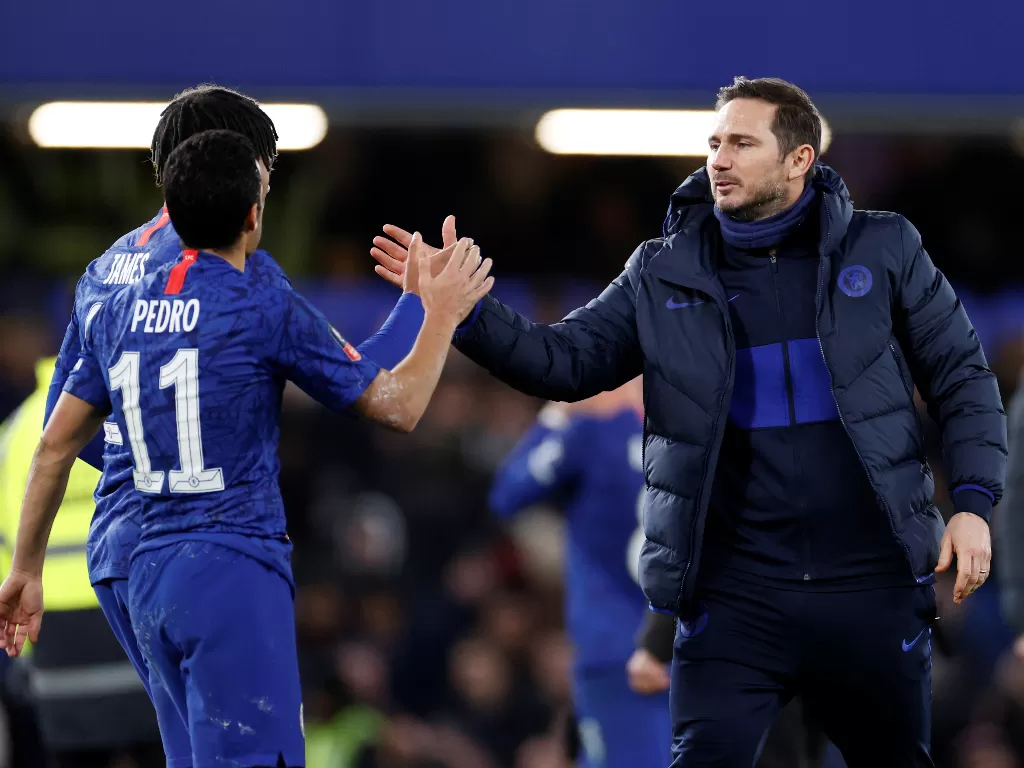 Manajer Chelsea, Frank Lampard (kanan), menilai anak asuhnya memang pantas menang atas Liverpool pada babak kelima Piala FA, Rabu (4/3/2020) dini hari WIB. (Action Images via Reuters/John Sibley)