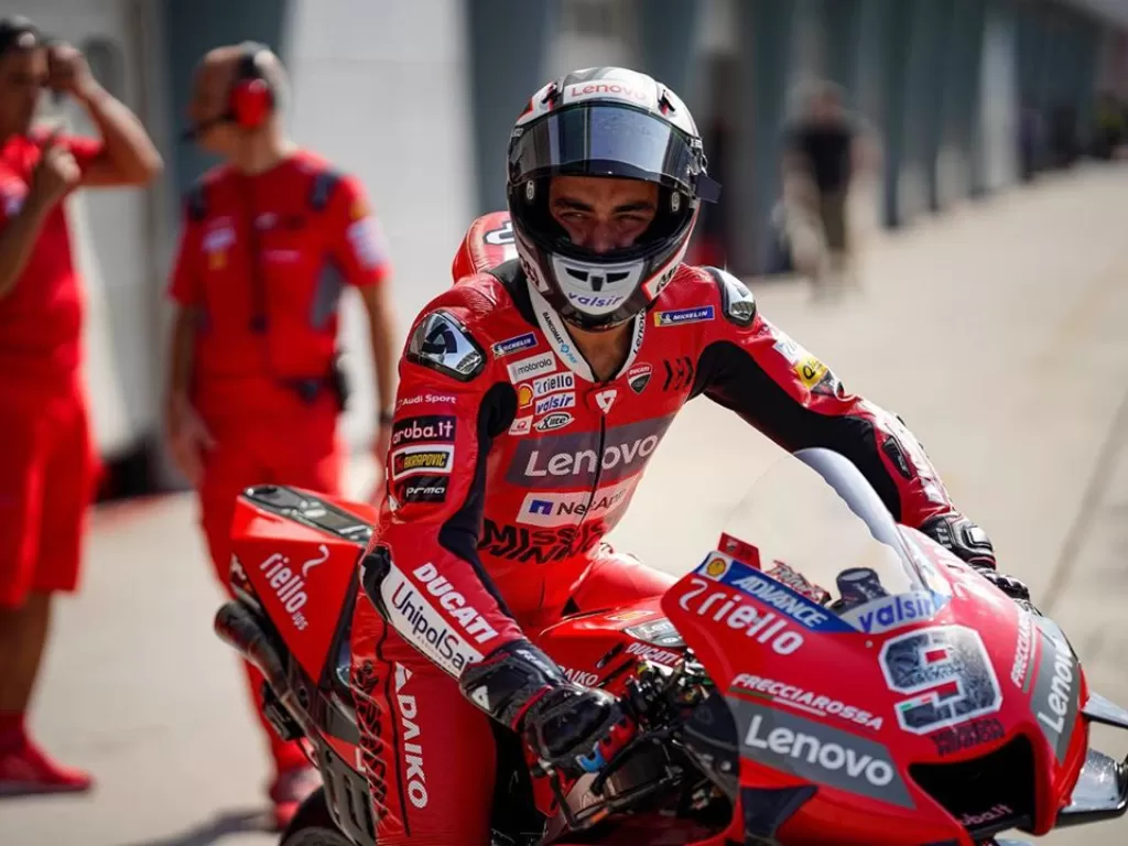 Danilo Petrucci ketika menjajal motor balap tim Ducati. (Instagram/@petrux9)