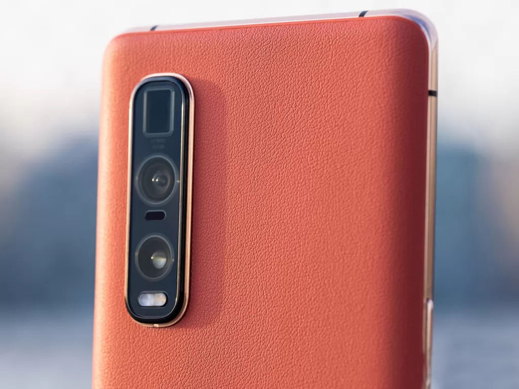 Smartphone Oppo Find X2 Pro (photo/Android Authority)