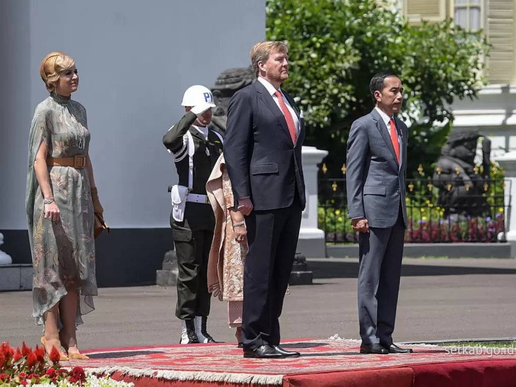 Ratu Belanda (kiri), Raja Belanda (tengah), dan Presiden RI Joko Widodo (kanan) (Instagram/@sekretariat.kabinet)