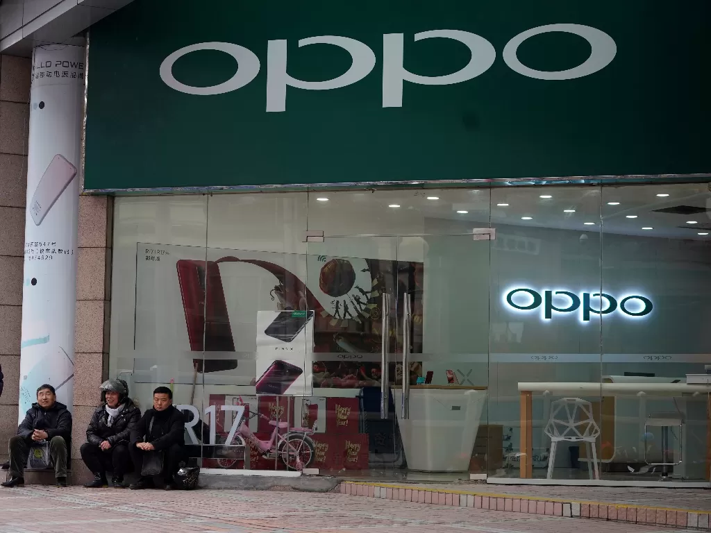 Salah satu toko offline Oppo di Tiongkok (photo/REUTERS/Aly Song)
