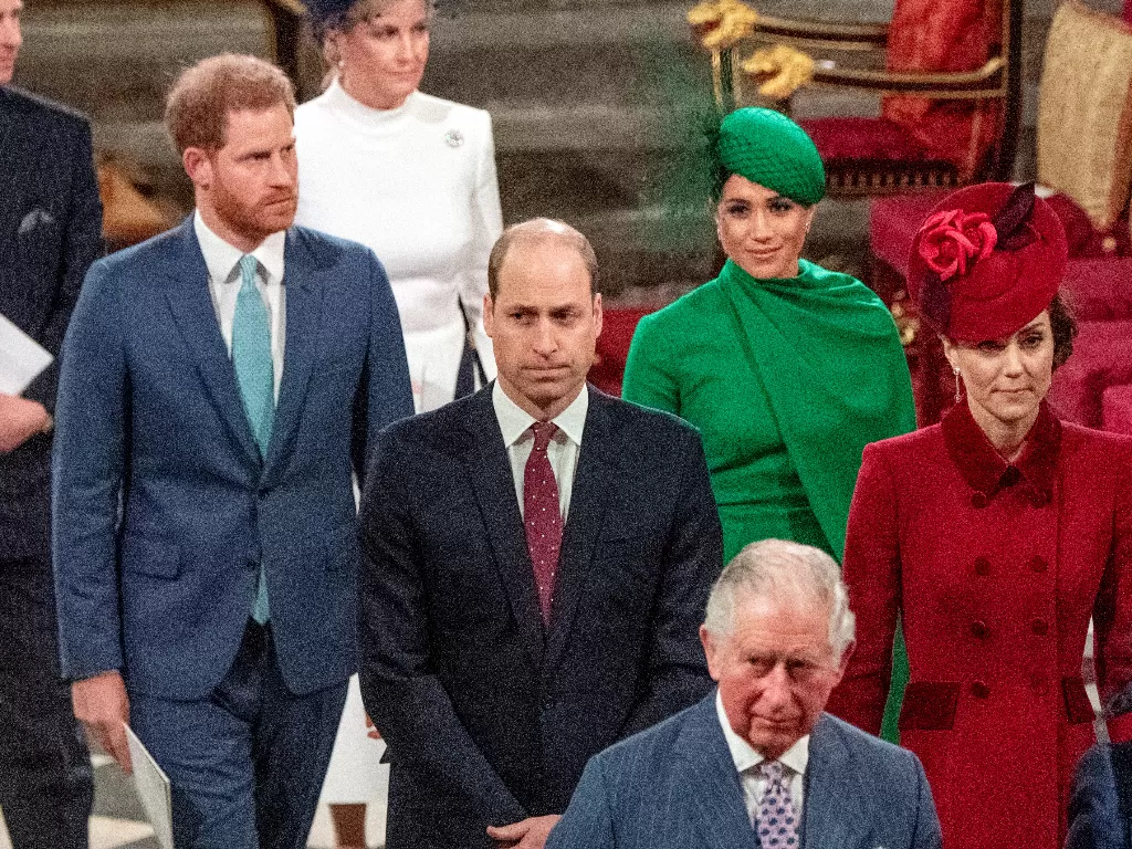  Pangeran Charles, Pangeran William dan Kate Middleton, Pangeran Harry dan Meghan Markle saat menghadiri acara Peringatan Commonwealth Day di Westminster Abbey, London, Inggris, Senin (9/3/2020). (Phil Harris/Pool via REUTERS)
