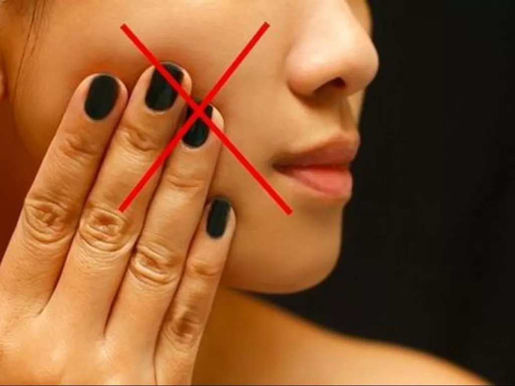 Hindari menyentuh wajah untuk cegah virus corona (Pinterest)