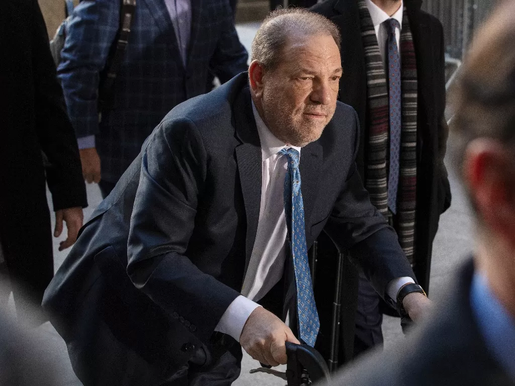 Harvey Weinstein tiba di Pengadilan Pidana New York, di Manhattan, New York City, New York, AS, 24 Februari 2020. (REUTERS / Lucas Jackson)