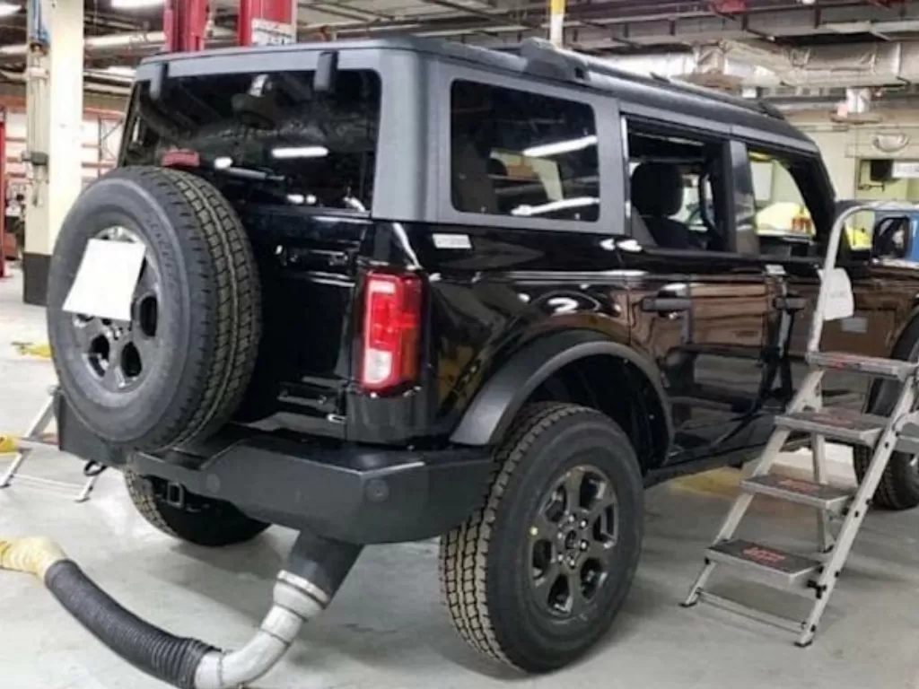 Tampilan Ford Bronco yang akan dihidupkan oleh Ford. (autoblog.com)