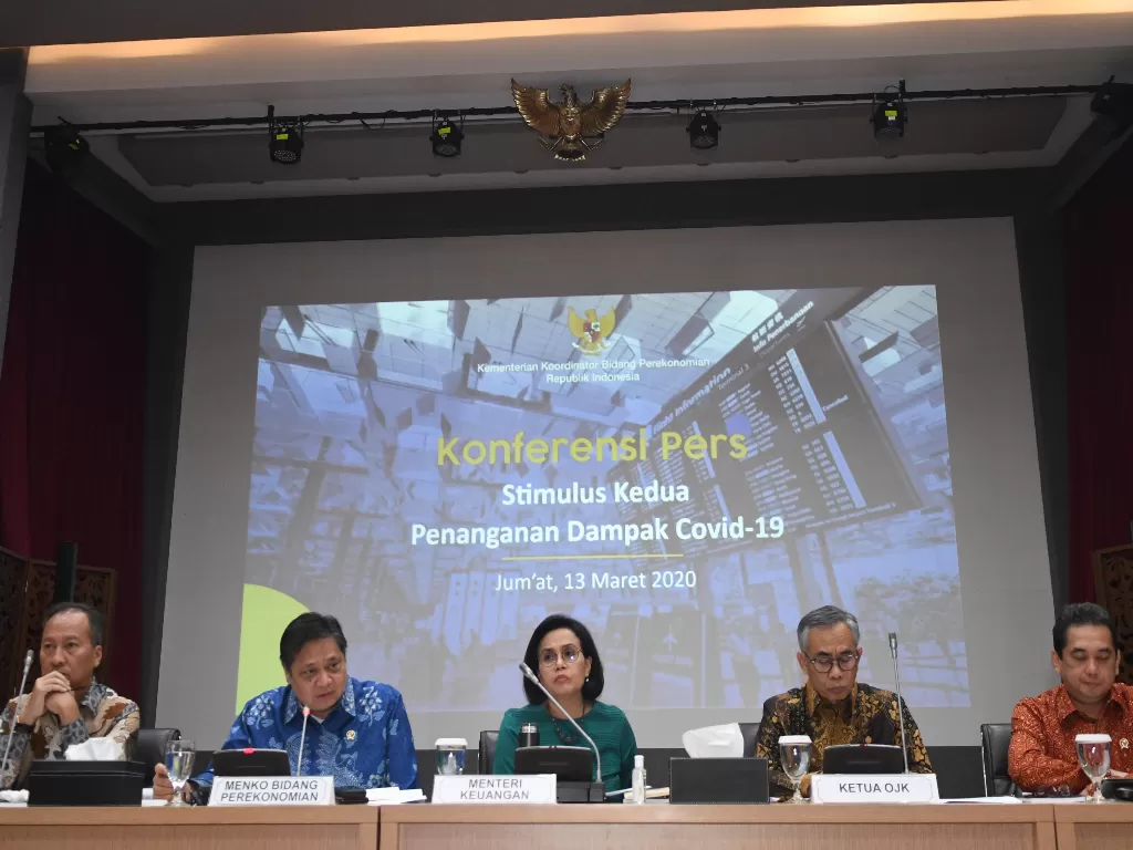 Suasana konferensi pers terkait Stimulus Kedua Penanganan Dampak Covid-19 di kantor Kemenko Perekonomian, Jakarta, Jumat (13/3/2020). (ANTARA FOTO/Muhammad Adimaja)