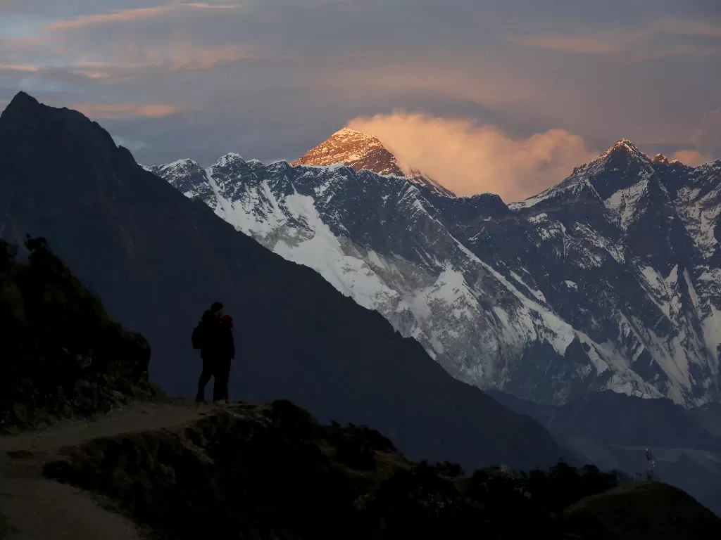 Gunung Everest. (REUTERS/Navesh Chitrakar)