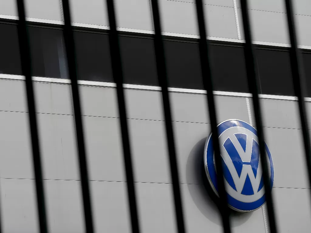 Logo pabrikan Volkswagen. (REUTERS/Marcelo del Pozo)