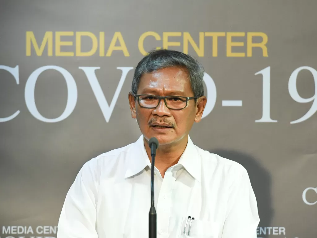 Achmad Yurianto yang juga juru bicara pemerintah untuk penanganan virus Corona memberikan keterangan pers di Kantor Presiden, Jakarta, Jumat (6/3/2020). (photo/ANTARA/Hafidz Mubarak A)