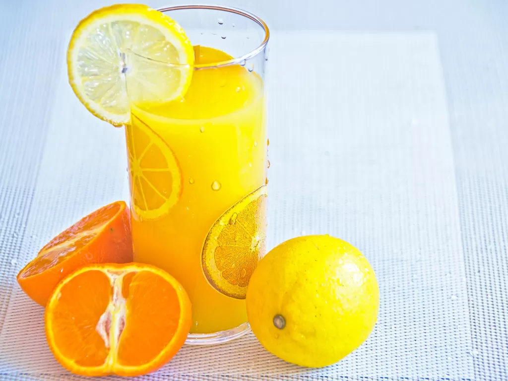 Jus jeruk bisa jaga imunitas tubuh untuk cegah corona. (Pexels/PhotoMIX Ltd.)