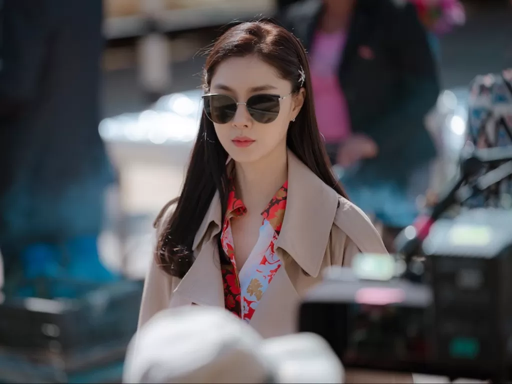 Fashion Seo Ji-hye dalam drama Crash Landing on You. (Netflix)