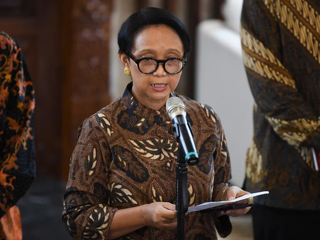 Menteri Luar Negeri Retno LP Marsudi memberikan pernyataan pers terkait larangan masuk bagi warga negara asing ke Indonesia di Kantor Kementerian Luar Negeri Jakarta. (Photo/ANTARA/Wahyu Putro A)