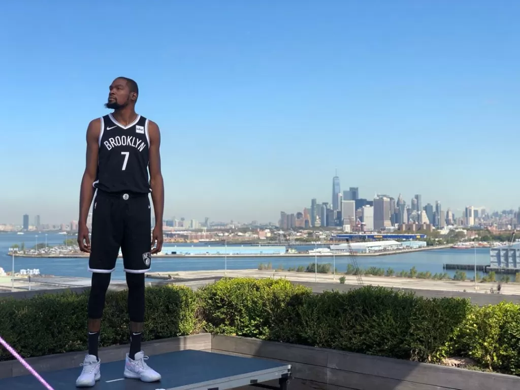 Pemain Brooklyn Nets, Kevin Durant, telah melalui tes dan dinyatakan positif mengidap virus corona. (Instagram/@easymoneysniper)