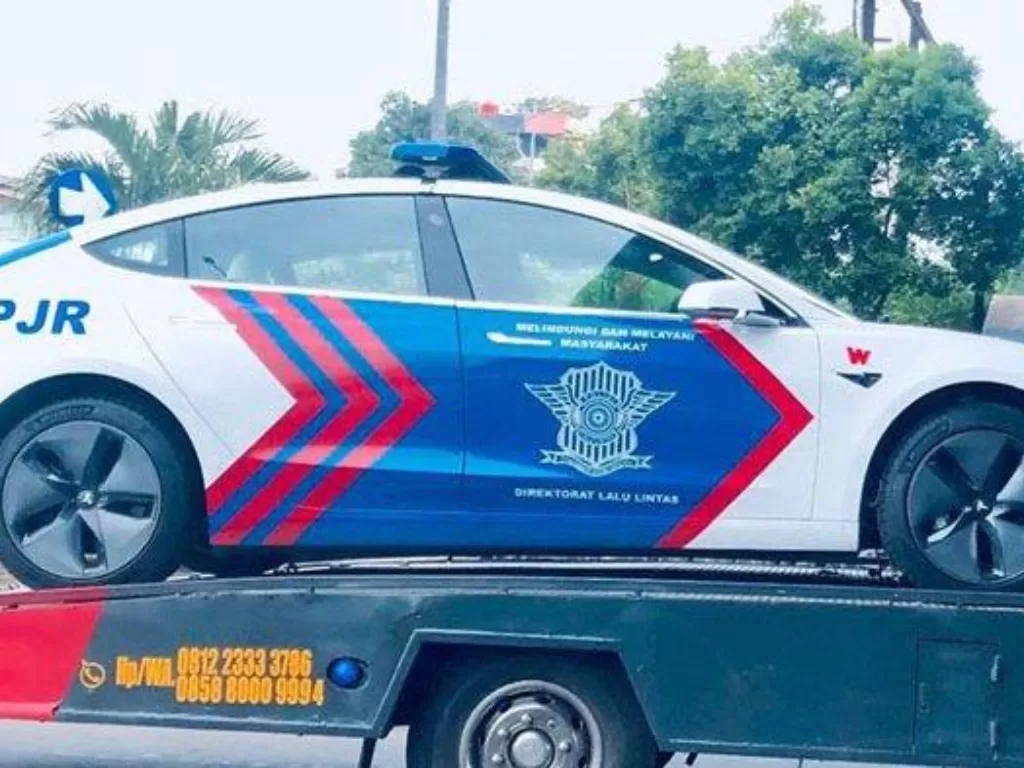 Tampang mobil Tesla Model 3 untuk patroli polisi. (Istimewa)