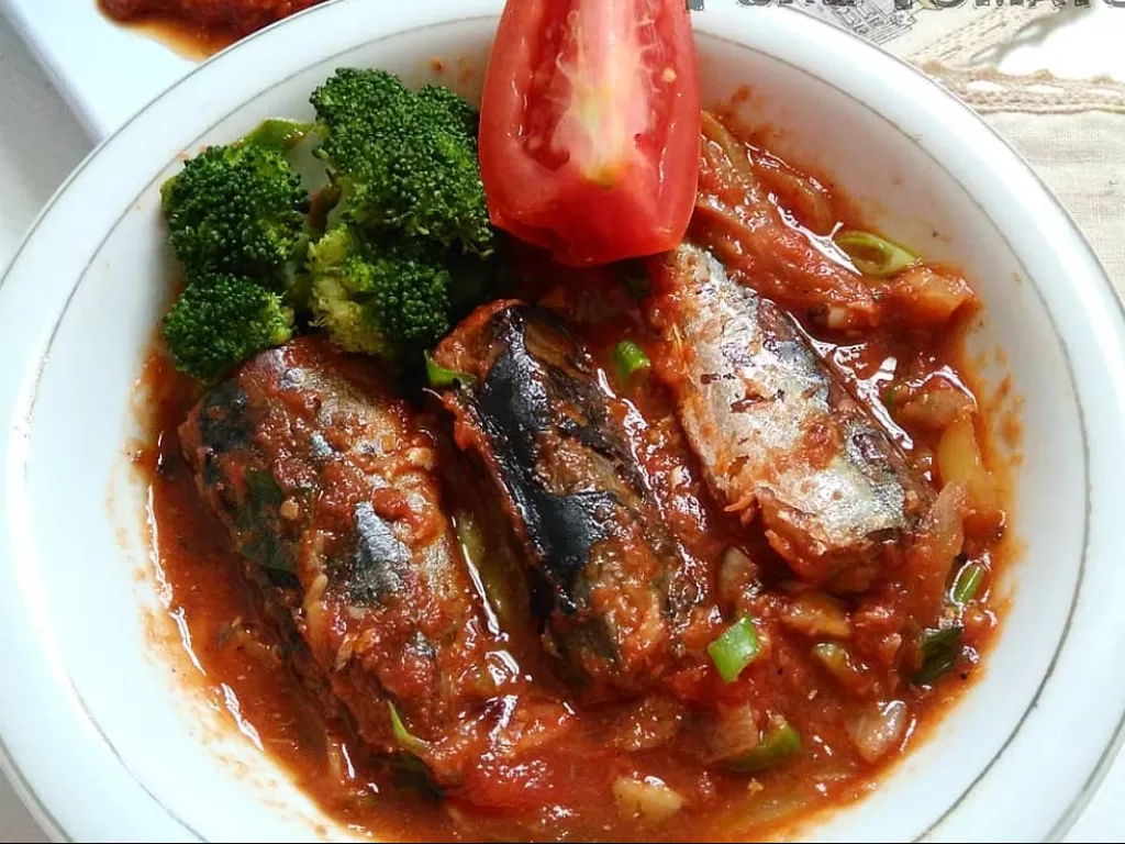 Ilustrasi ikan makarel saus tomat. (Instagram/mrs.puspa)