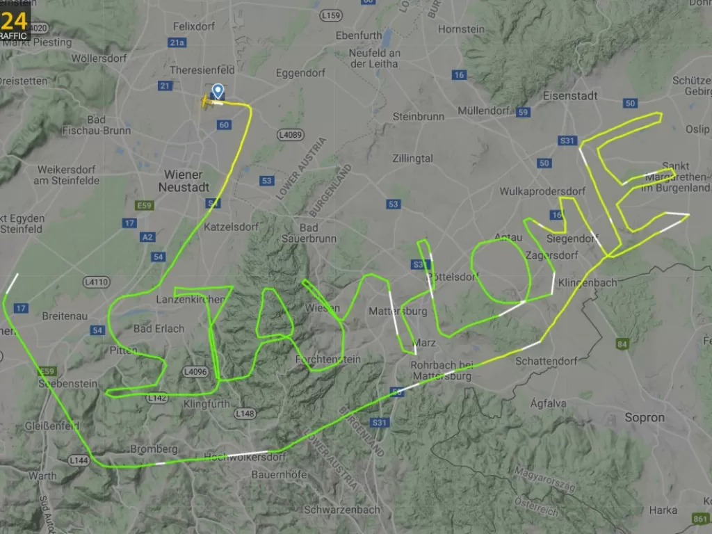 Skywriting 'Stay Home' di atas langit Austria. (Twitter/flightradar24)