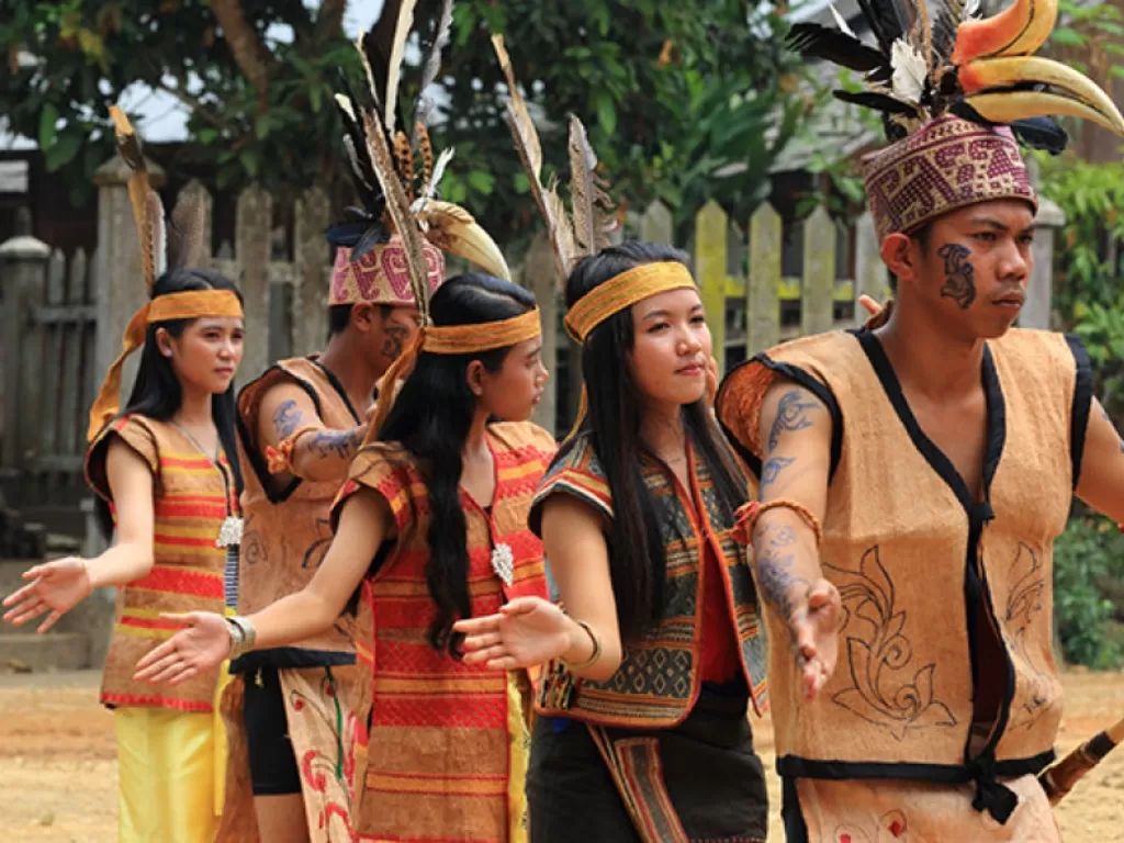 Suku Dayak di Kalimantan (Dok. Pesona Indonesia)