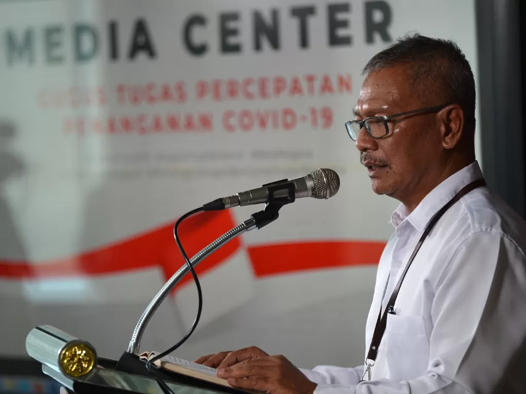 Juru Bicara Pemerintah untuk Penanganan COVID-19 Achmad Yurianto menyampaikan keterangan pers di Jakarta. (ANTARA FOTO/Aditya Pradana Putra)