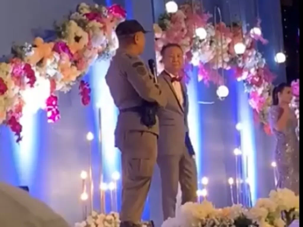 Viral, video pernikahan yang dibubarkan (Facebook/Emmanual Alvino)